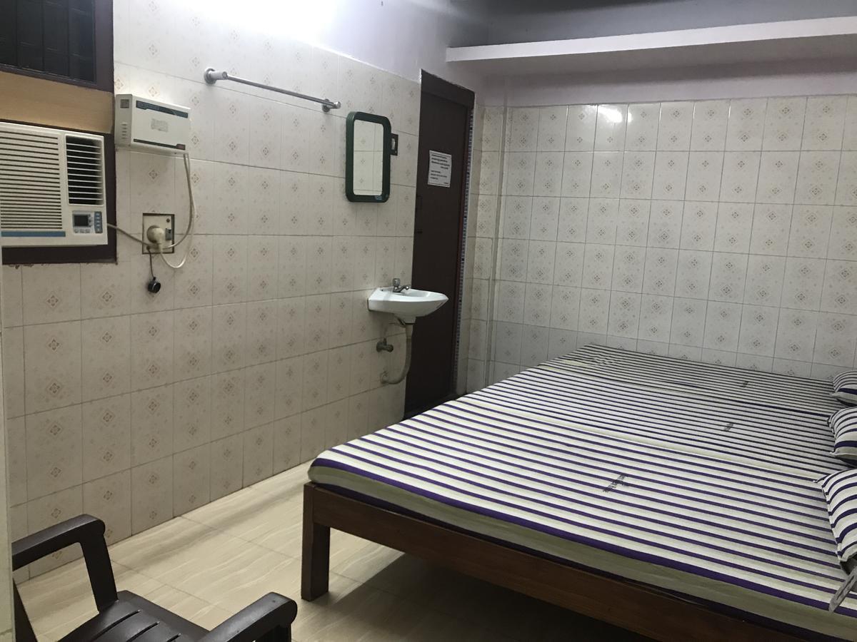 Merit Guest House Chennai Bagian luar foto