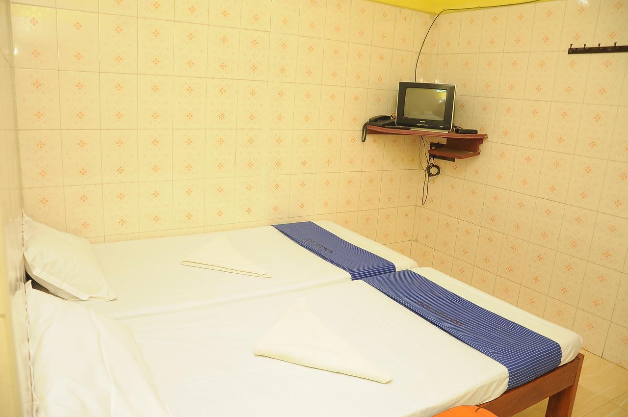 Merit Guest House Chennai Bagian luar foto
